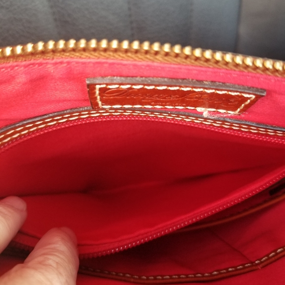 Dooney & Bourke triple zipper crossbody handbag. Yellow & Brown. - Picture 9 of 16